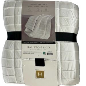 Halston & Co Cream Full/Queen Quilt 88”x88”